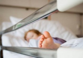 Χανιά: Βγήκε από την εντατική το 2,5 ετών αγοράκι που κατάπιε tuboflo – «Νόμιζε ότι είναι ζάχαρη» λέει ο παππούς του