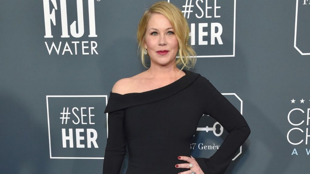 Κριστίνα Άπλγκεϊτ: Με μπαστούνι στα βραβεία SAG – «Είναι η τελευταία μου απονομή»