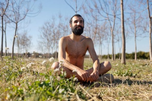Ισπανία: Δικαστήριο δικαίωσε άνδρα που κυκλοφορεί γυμνός στους δρόμους