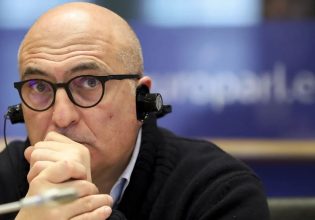 Qatargate: O Κοτσολίνο ζήτησε να μην εκδοθεί στο Βέλγιο