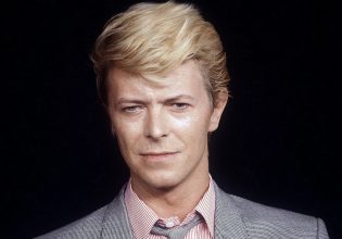 Ντέιβιντ Μπόουι: Οι στίχοι που πωλήθηκαν σε δημοπρασία 57.000 αγγλικές λίρες