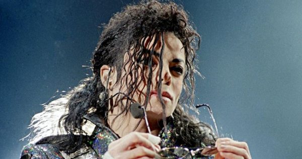 Πουλάνε τα δικαιωμάτα της μουσικής του Μάικ Τζάκσον για 900 εκ. δολάρια