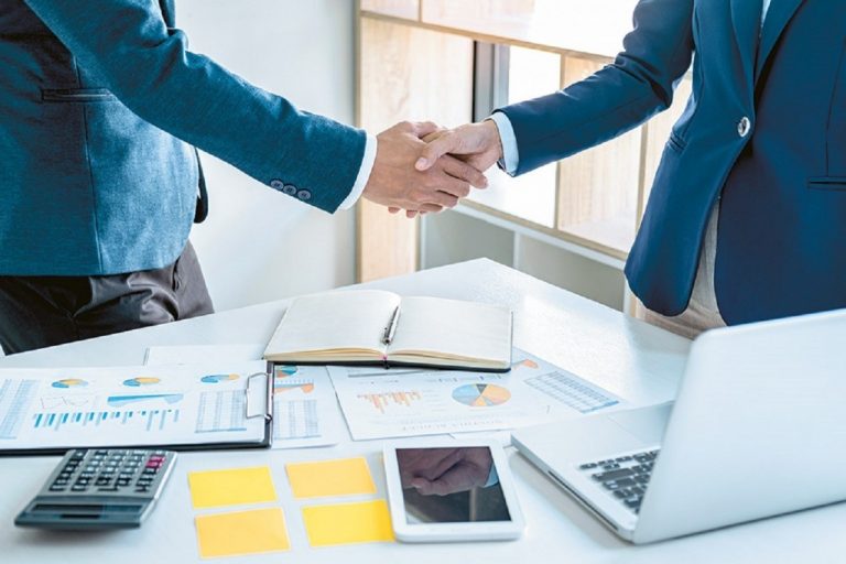 Χρυσές συμφωνίες για τις ελληνικές επιχειρήσεις – Προσέλκυσαν 12 δισ. ευρώ