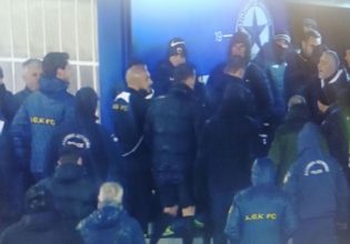 Νάτος και ο Γιαννάκης στα αποδυτήρια: «Τελείωσε» λέει στον Μανούχο πριν ο διαιτητής ανακοινώσει την απόφαση του (vid)