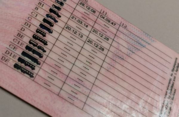 Δωρεάν μαθήματα οδήγησης σε άτομα Ρομά στη Περιφέρεια Κρήτης