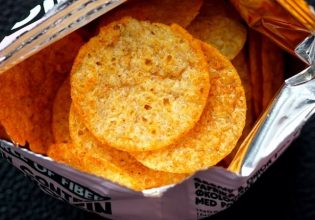 Μετά τα πατατάκια με γεύση αιδοίου ήρθαν και αυτά με ανδρικού μορίου – Δείτε τη συσκευασία