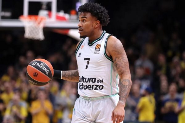 Τζόουνς: «Να ξαναβρούμε τον εαυτό μας κόντρα στον Παναθηναϊκό»