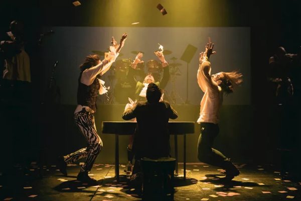 Όλοι μιλούν για τους «Παίκτες» με τον Γιάννη Νιάρρο – Αξίζει τελικά όλος αυτός ο ντόρος;