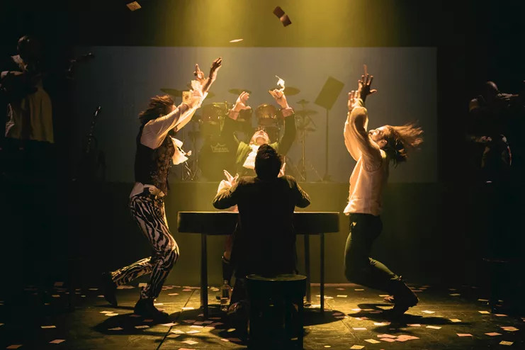 Όλοι μιλούν για τους «Παίκτες» με τον Γιάννη Νιάρρο – Αξίζει τελικά όλος αυτός ο ντόρος;