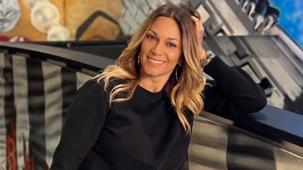 Έλλη Κόκκινου: Δε ξέρω γιατί ασχολούνται ακόμα με μένα και τον Διονύση Σχοινά