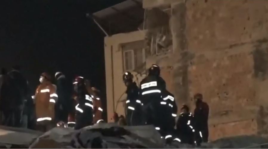 Σεισμός στην Τουρκία: Ολονύχτιες έρευνες από την EMAK στα ερείπια κτιρίου στην Αντιόχεια