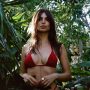 Έμιλι Ραταϊκόφσκι: Τα «πέταξε όλα» στην πιο σέξι φωτογράφησή της
