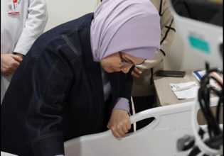 Σεισμός στην Τουρκία: Πώς επιχείρησε η Εμινέ να κατευνάσει την οργή του κόσμου