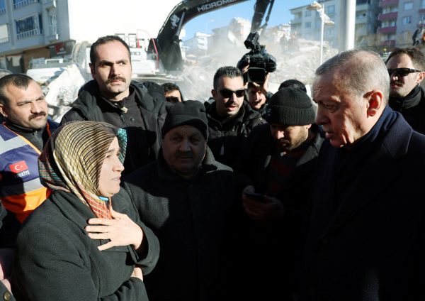 Ο Ερντογάν μπροστά στην οργή του λαού