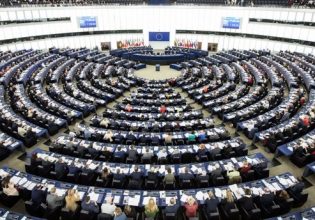 Μιλάμε στο Ευρωκοινοβούλιο να μας ακούνε στην… Ελλάδα