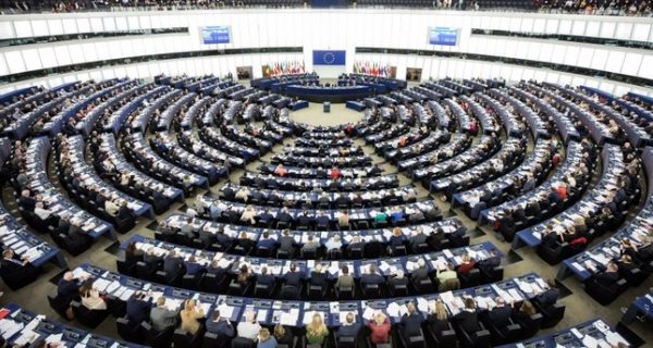 Μιλάμε στο Ευρωκοινοβούλιο να μας ακούνε στην… Ελλάδα