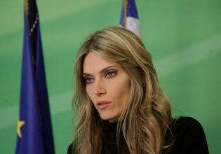 Qatargate: Καθυστέρηση στην έναρξη της ακρόασης της Εύας Καϊλή – Τι δήλωσε ο νέος δικηγόρος της