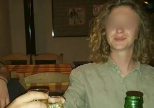 Έβρος: Τραγικές φιγούρες οι γονείς της 28χρονης – «Υποφέρει η γυναίκα μου, γυρίζει με μια μπλούζα της»