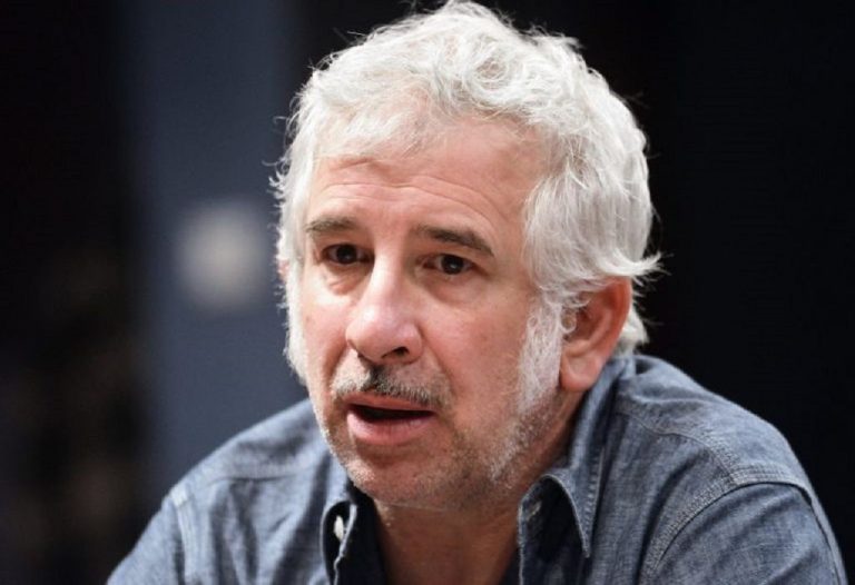 Πέτρος Φιλιππίδης: Η μετακόμιση στο κέντρο της Αθήνας