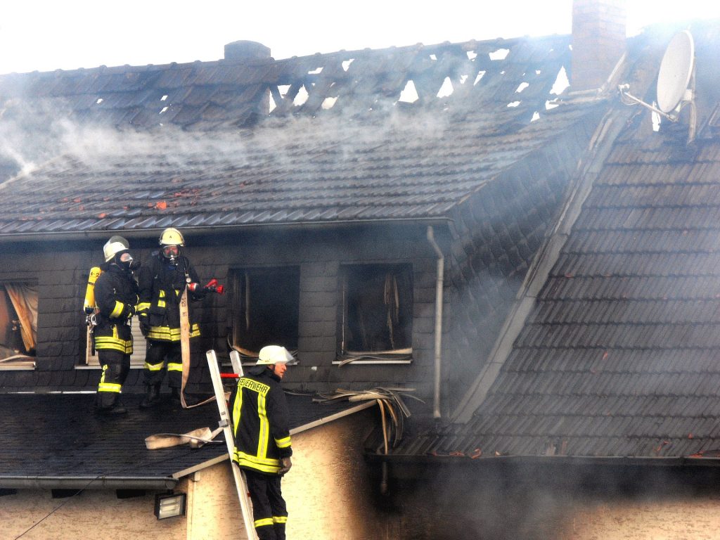 Γαλλία: Κάθειρξη 25 ετών σε 44χρονη που έβαλε φωτιά στην πολυκατοικία της και έκαψε 10 ανθρώπους