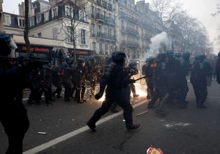 Γαλλία: Έρχονται νέες μαζικές απεργίες κατά της μεταρρύθμισης του συνταξιοδοτικού