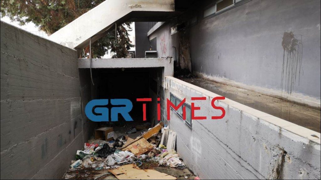 Θεσσαλονίκη: Σορός άντρα βρέθηκε απανθρακωμένη έξω από εγκαταλελειμμένο κτήριο