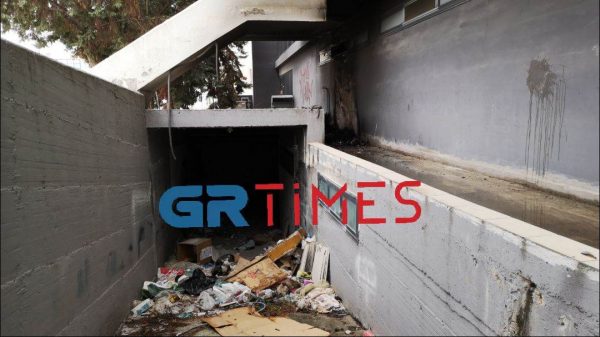 Θεσσαλονίκη: Σορός άντρα βρέθηκε απανθρακωμένη έξω από εγκαταλελειμμένο κτήριο