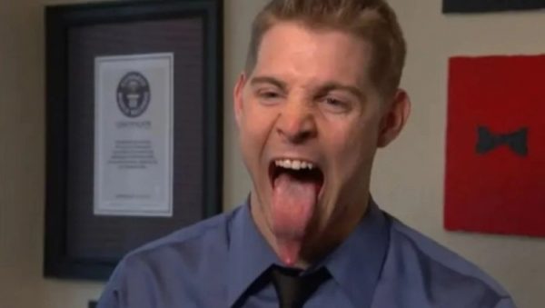 Ο άνδρας με τη μεγαλύτερη γλώσσα στον κόσμο: «Δεν χρειάζομαι χαρτοπετσέτα για να σκουπίσω το πρόσωπό μου» 