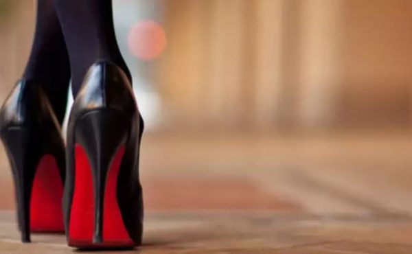 Νέος Κόσμος: Νεαρός κατήγγειλε ότι έπεσε θύμα βιασμού από τραβεστί