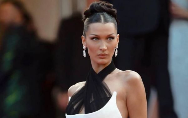 Μπέλα Χαντίντ: Η εξομολόγηση για την μάχη με την αγχωτική διαταραχή – «Παλεύω με το να είμαι απλά ένας άνθρωπος»