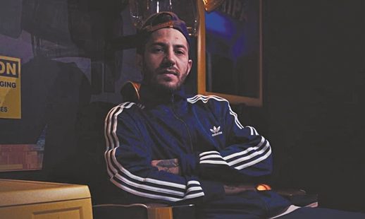 Tiny Jackal (Θανάσης Περάκης): «Οταν ο γιος μου με ρωτήσει γιατί τον λένε Παύλο…»