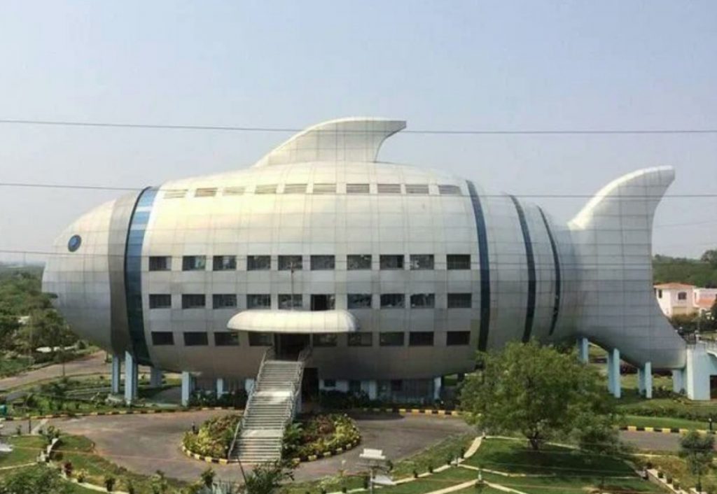 Αυτά είναι τα πιο περίεργα κτίρια του κόσμου