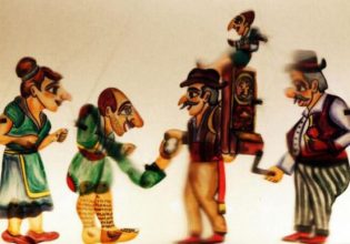 Κρήτη: Καραγκιοζοπαίχτης 4 ετών – Ανεβάζει παραστάσεις και ξετρελαίνει μικρούς και μεγάλους