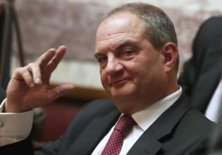 Κώστας Καραμανλής: Ανεπαισθήτως