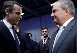 Κίνηση ματ Μητσοτάκη μετά την αποχώρηση Καραμανλή