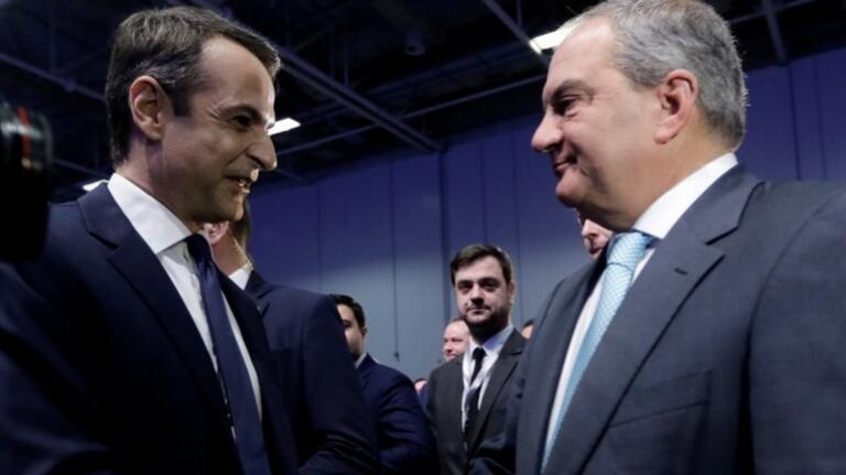 Κίνηση ματ Μητσοτάκη μετά την αποχώρηση Καραμανλή