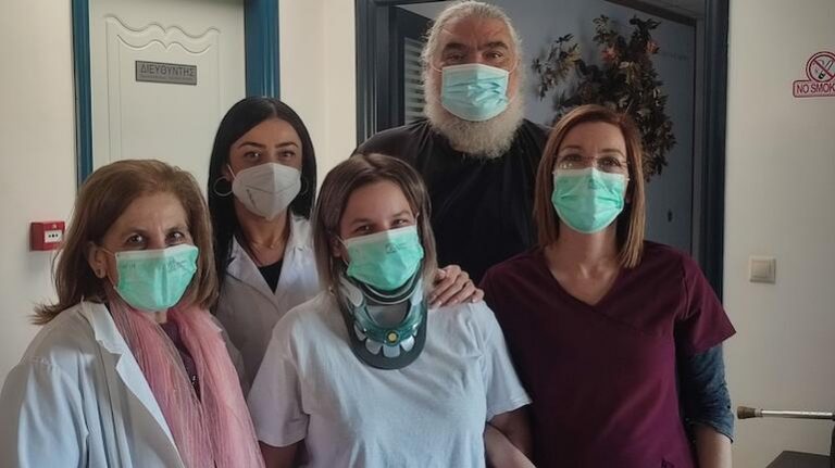 Κρήτη: Η Κατερίνα περπάτησε ξανά 5 μήνες μετά το τροχαίο που την έστειλε στην εντατική