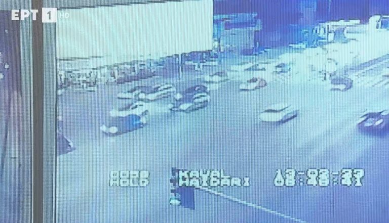 Λεωφόρος Αθηνών: Έσπασε αγωγός της ΕΥΔΑΠ – Μεγάλα κυκλοφοριακά προβλήματα