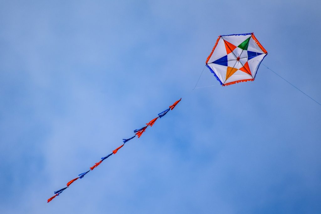 Καθαρά Δευτέρα: Προσοχή στο πέταγμα του χαρταετού συνιστά ο ΔΕΔΔΗΕ – Κίνδυνος ηλεκτροπληξίας