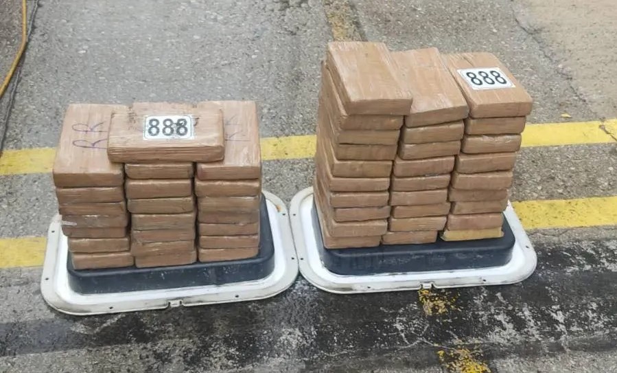Πειραιάς: Κατασχέθηκαν 57 κιλά κοκαΐνης αξίας 2 εκατ. ευρώ