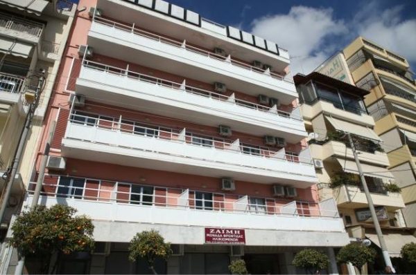 Συγκλονιστικές καταγγελίες από το γηροκομείο στον Κορυδαλλό – «Ζήσεις ή πεθάνεις, εδώ θα μείνεις»