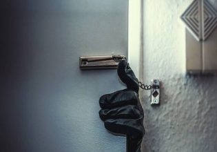 Πόρτο Ράφτη: Νύχτα τρόμου για ζευγάρι – Ληστές εισέβαλαν στο σπίτι τους