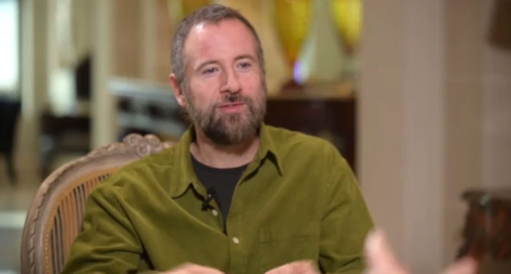 Κωστής Μαραβέγιας: «Τη θηλυκή πλευρά την έχουμε όλοι, άλλα κάποιοι την πνίγουμε»