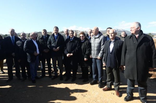 Όσα (δεν) είδε ο Μητσοτάκης στο Μάτι: Τόπος αντιθέσεων με ανοιχτές πληγές