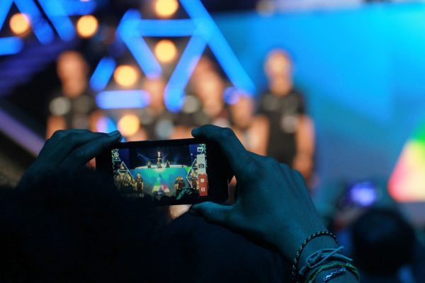 Forbes: Αυτοί είναι οι 10 πιο ακριβοπληρωμένοι καλλιτέχνες παγκοσμίως