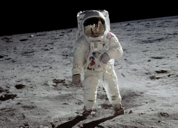 NASA: Συμβόλαια 3,5 δισ. δολαρίων για τις νέες στολές αστροναυτών