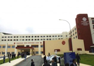 Χανιά: Εκλαιγαν γιατροί και νοσηλευτές – Εξιτήριο μετά από 50 μέρες στη ΜΕΘ για τη 17χρονη