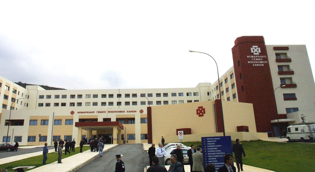 Χανιά: Εκλαιγαν γιατροί και νοσηλευτές - Εξιτήριο μετά από 50 μέρες στη ΜΕΘ για τη 17χρονη