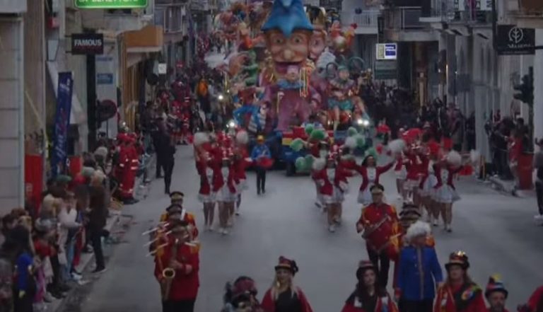 Δείτε ζωντανά τη νυχτερινή παρέλαση στο καρναβάλι της Πάτρας