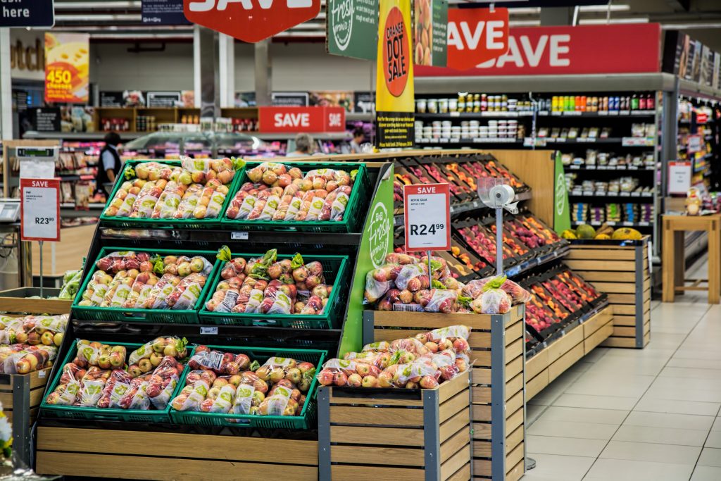 Βρετανία: Οι πολίτες περιορίζουν τις αγορές τροφίμων λόγω του υψηλού πληθωρισμού